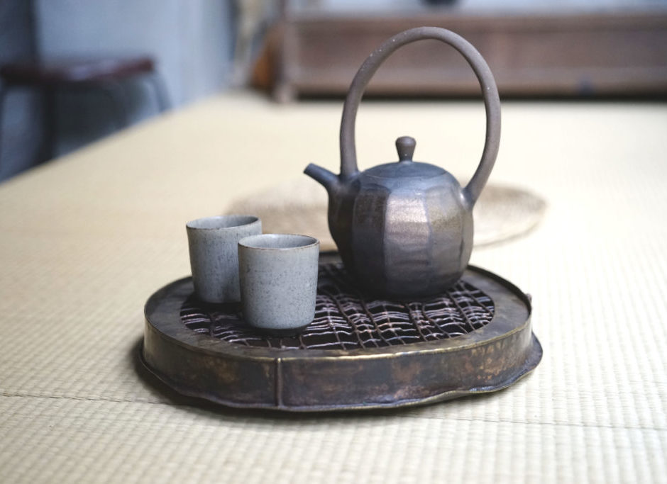 燦 / 茶舟 - 織 / 隙裏有光黃銅作家茶盤